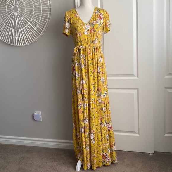 Love Kuza - Yellow & Floral Tiered Maxi Dress - Picture 1 of 7